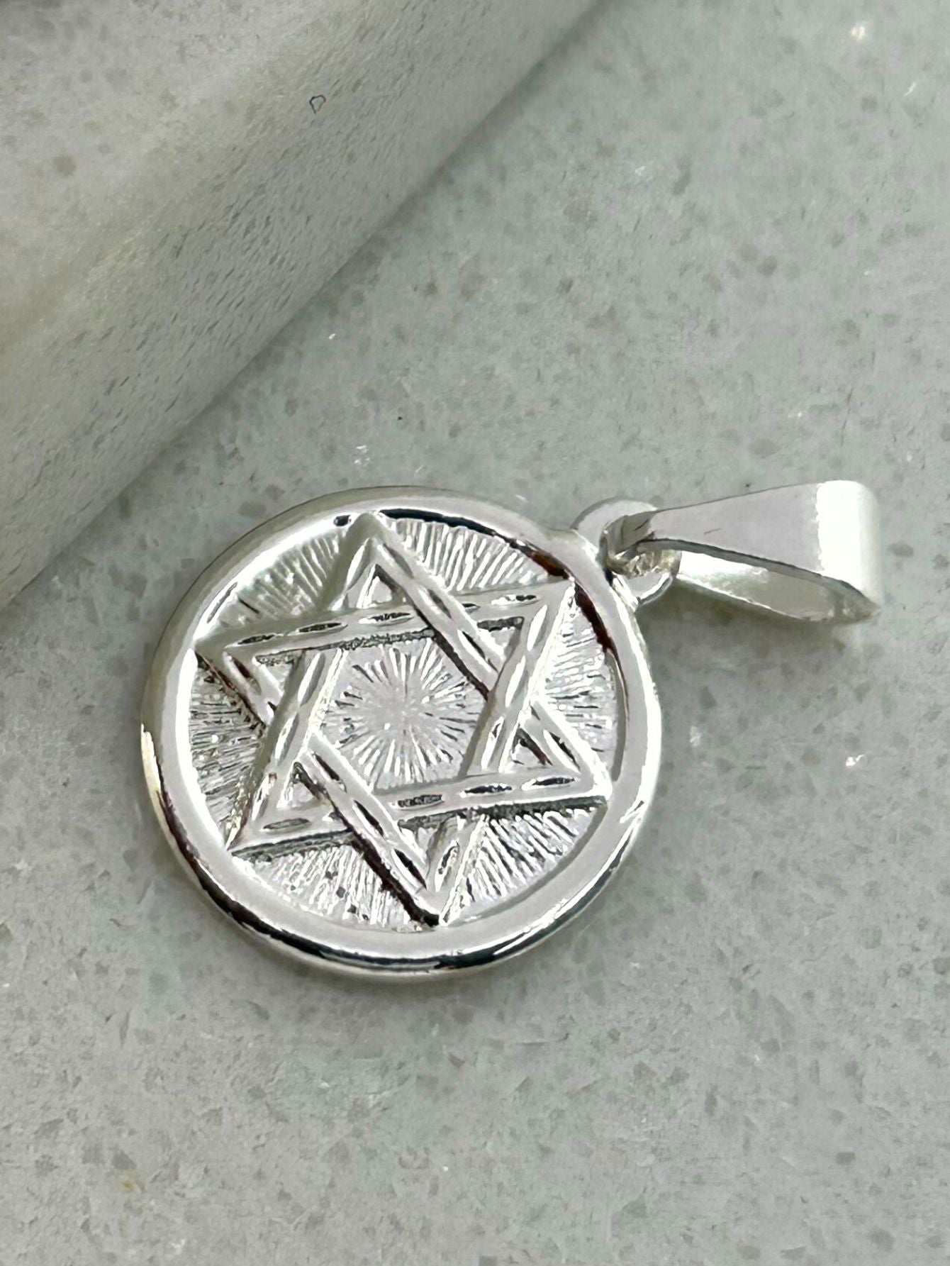 PINGENTE ESTRELA DE DAVI