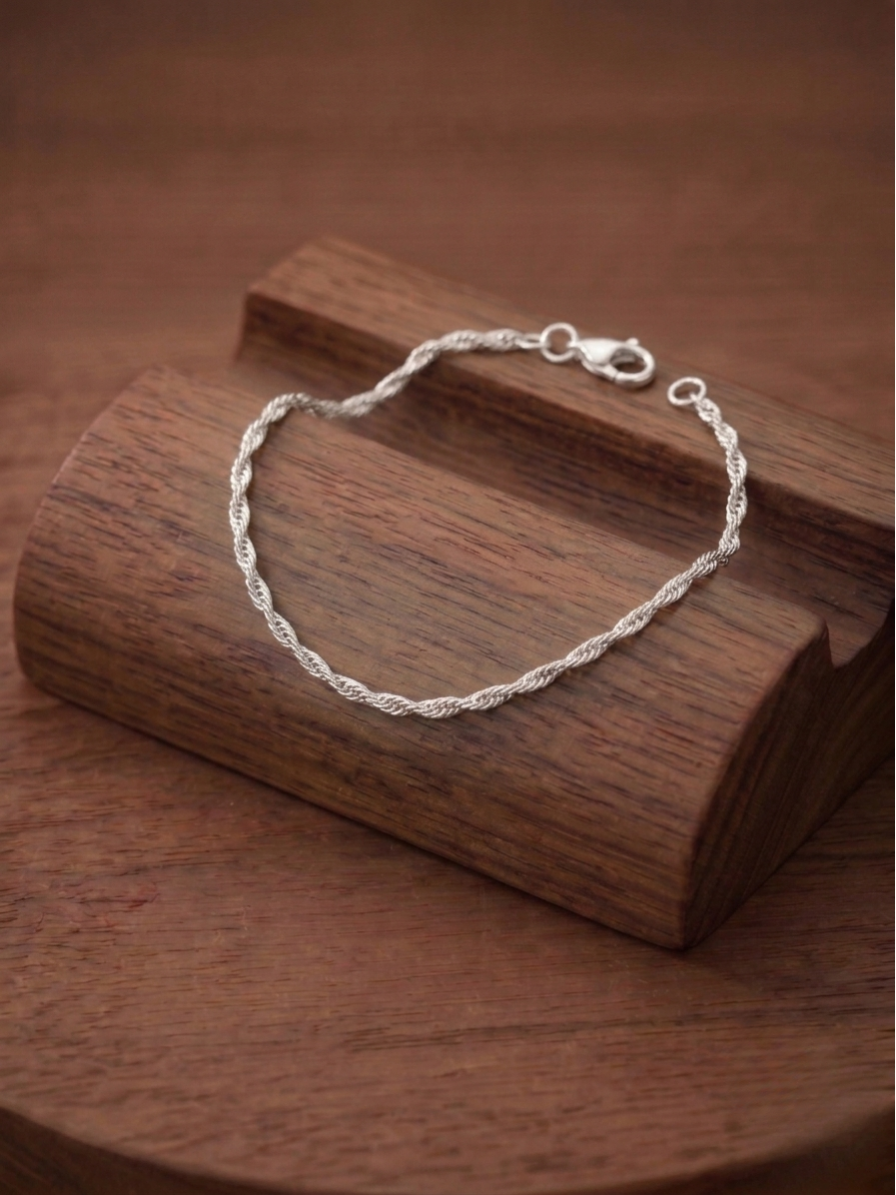 Pulseira Fio Singapura Joias Banhada design clássico e refinado